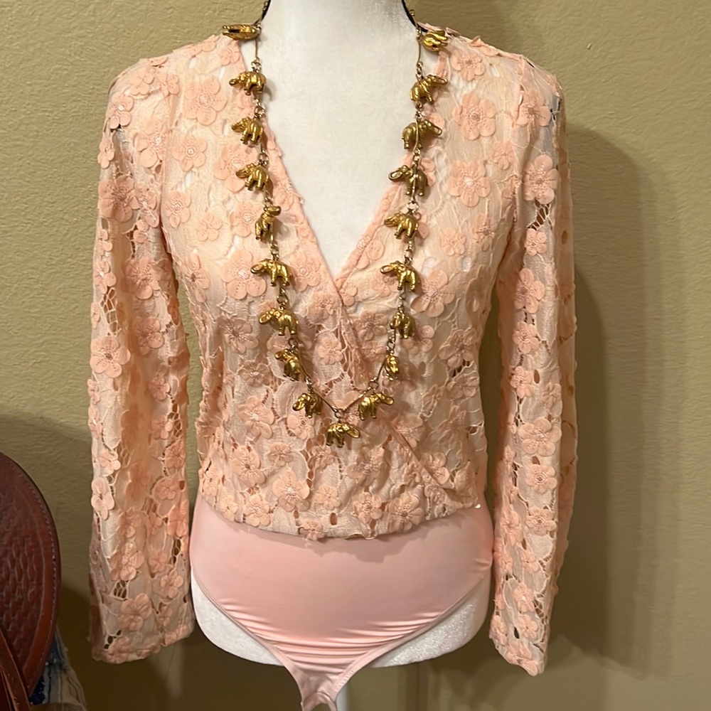 👚 NWT Lulus brand women’s bodysuit